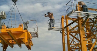 Демонтаж башенного крана в Азове - услуги по демонтажу от Сварной-Азв от 1530 руб.