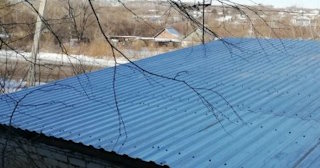 Демонтаж поликарбоната с крыши в Азове - услуги по доступной цене от 612 рублей