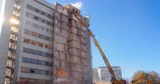 Демонтаж многоэтажного дома Азов, цена от 3619 руб.